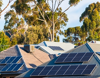 O impulso no armazenamento solar e de bateria provavelmente continuará em 2024